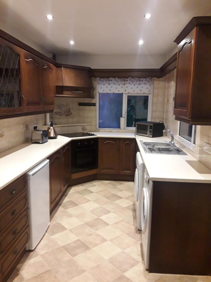 شقة Cosy @ Coleraine Beside Train+Bus Station المظهر الخارجي الصورة